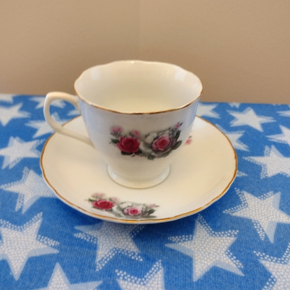 1 Teacup & 2 saucers Vintage - Picture 5 of 7